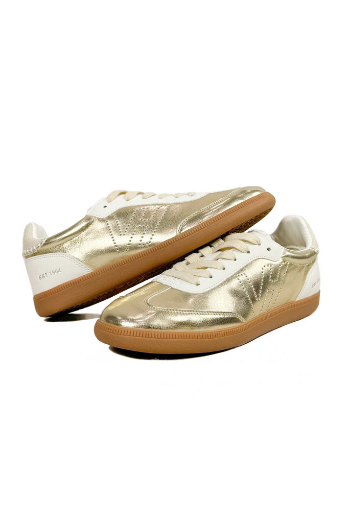 Metallic sneakers with a white contrast and suede back tab